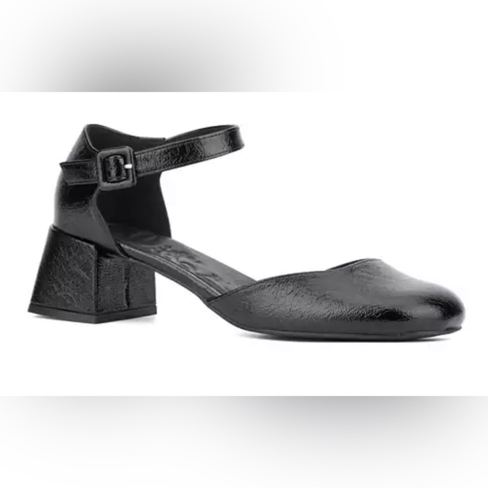Olivia Miller Black Ankle-Strap Block Heel Sandals